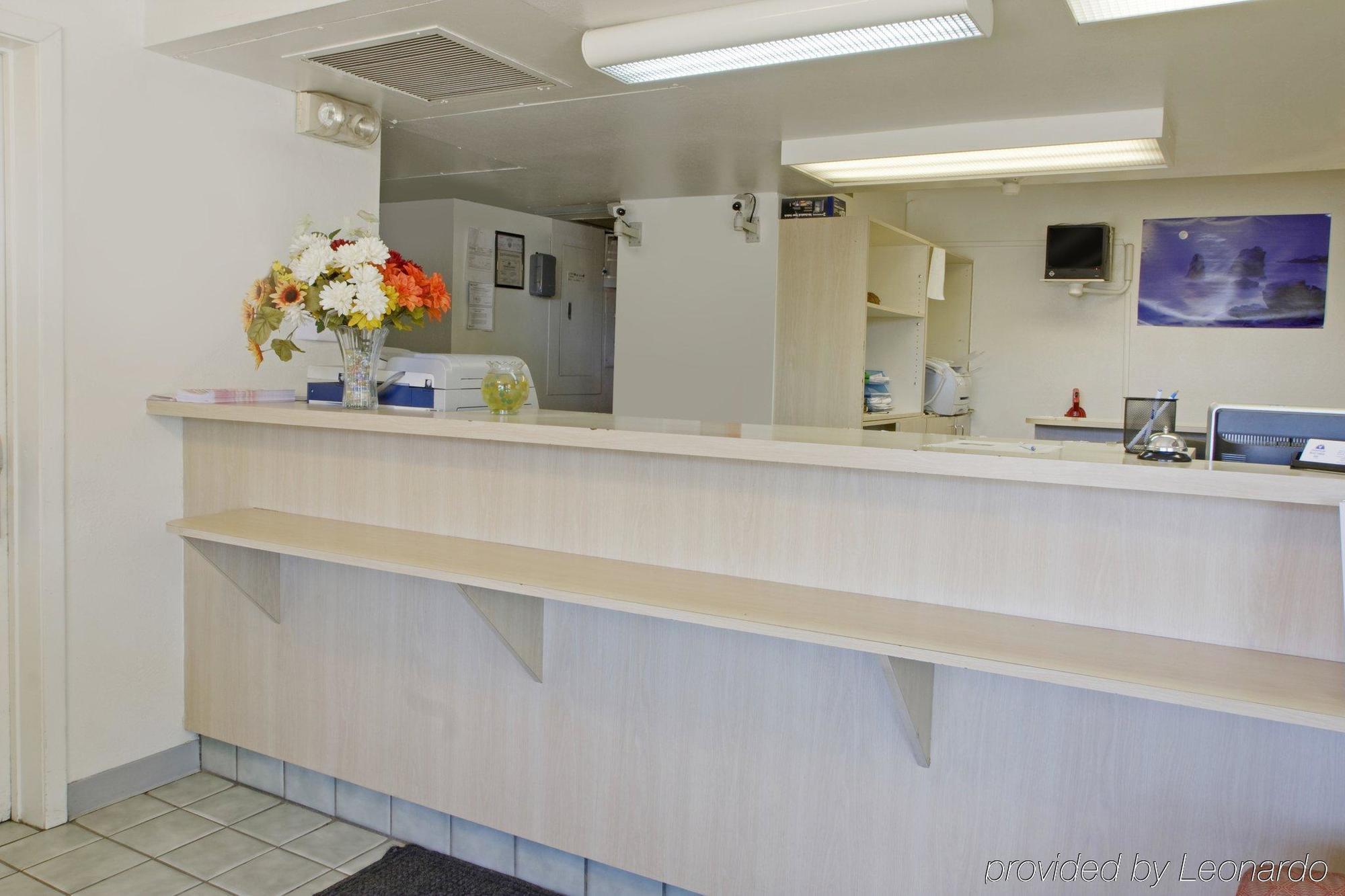 Travel Inn Sharonville Interior photo