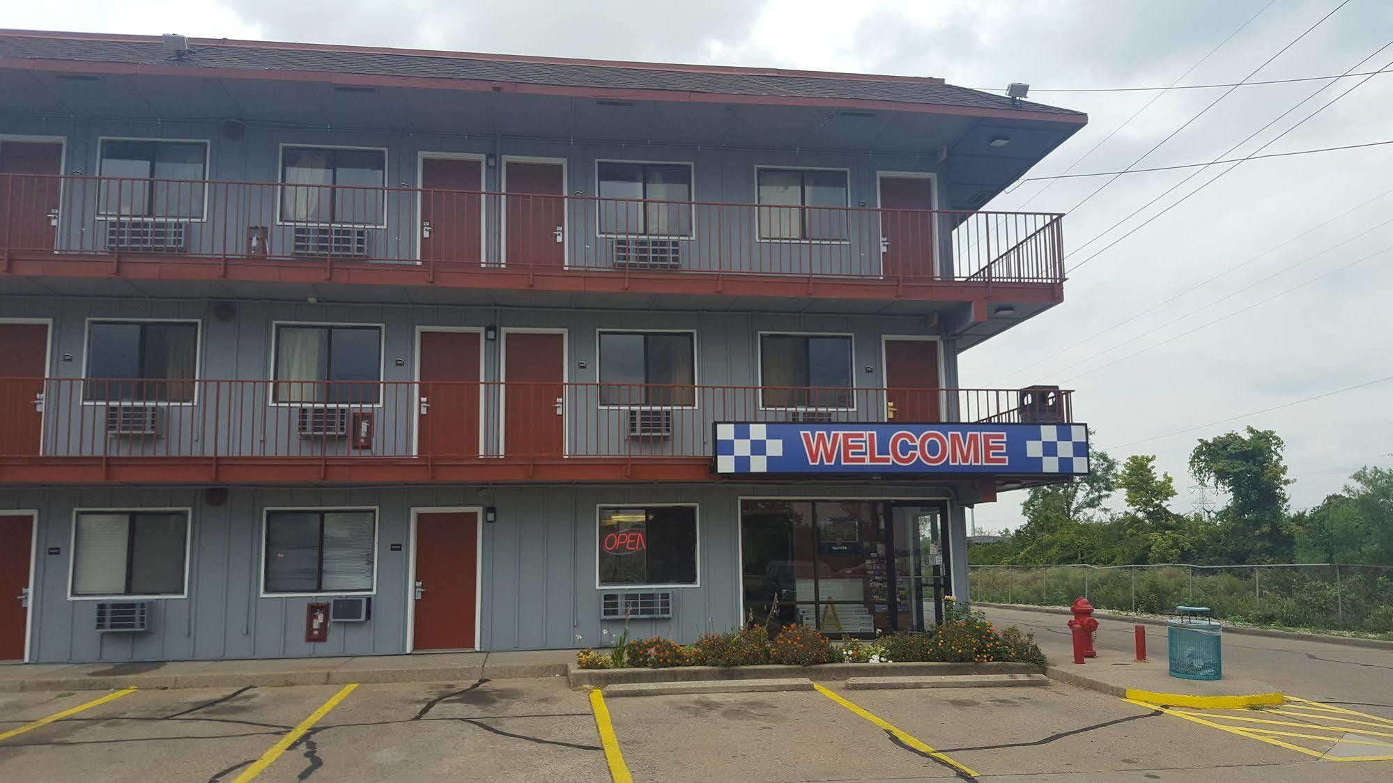 Travel Inn Sharonville Exterior photo